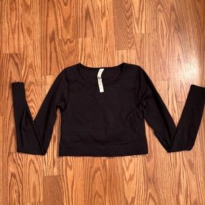 Lululemon crop long sleeve 6 black